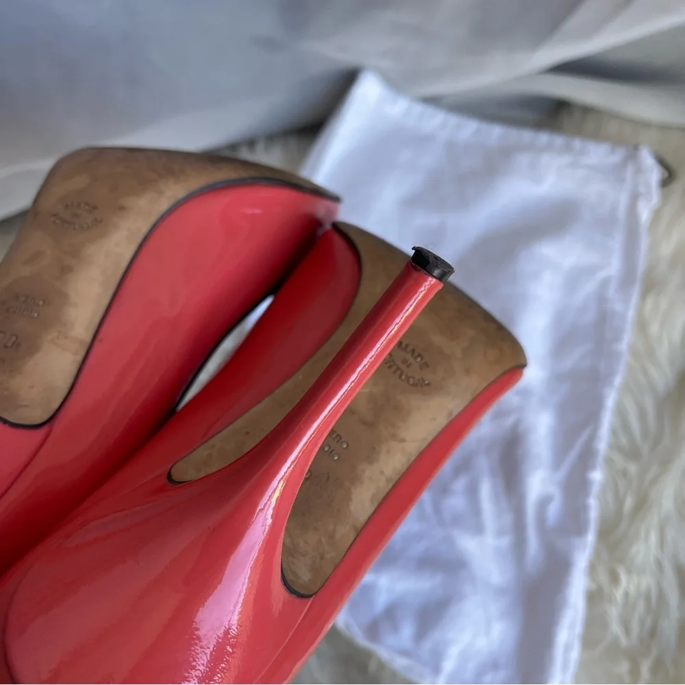 MOSCHINO Salmon Patent Leather Point Toe Pumps Size 39/9